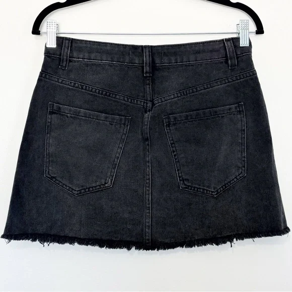 Free People WE THE FREE Black Denim Mini Skirt Full Front Zip Size 27 Raw Hem - Picture 2 of 6